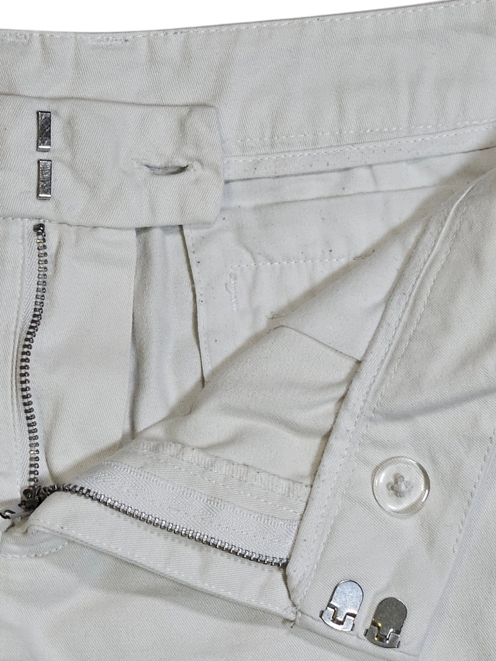 STYLUS White Mid-Rise Bermuda Shorts - Picture 3 of 6